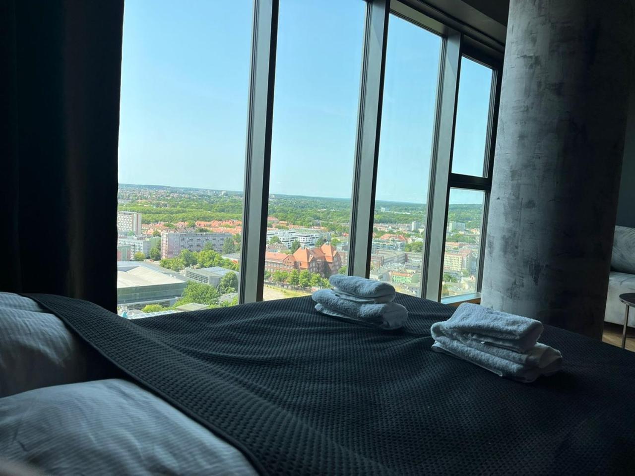Panorama 21 Floor Hanza Tower *