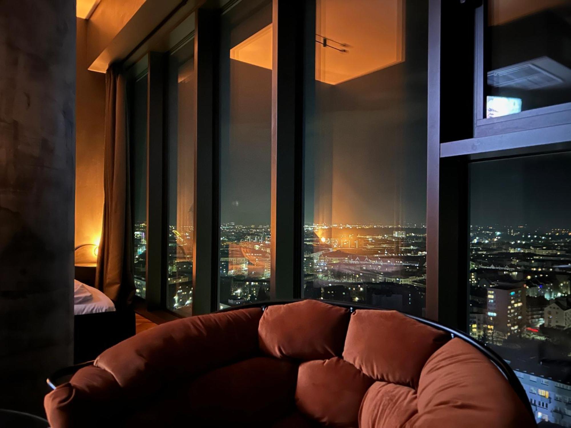 Panorama 21 Floor Hanza Tower Apartment *